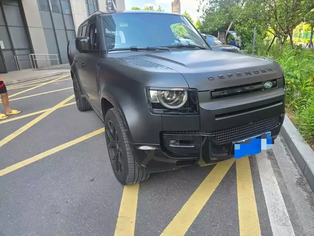 Land Rover Defender — фото 1