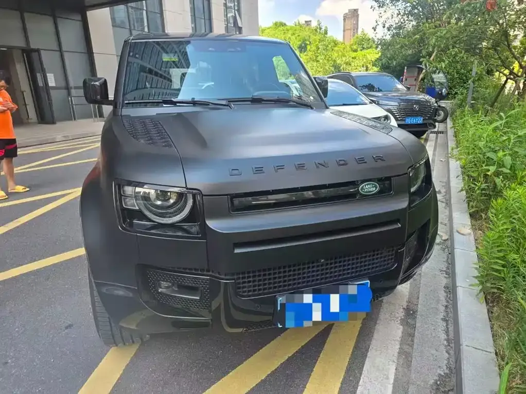 Land Rover Defender — фото 10