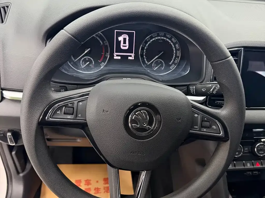 Skoda Karoq — фото 9