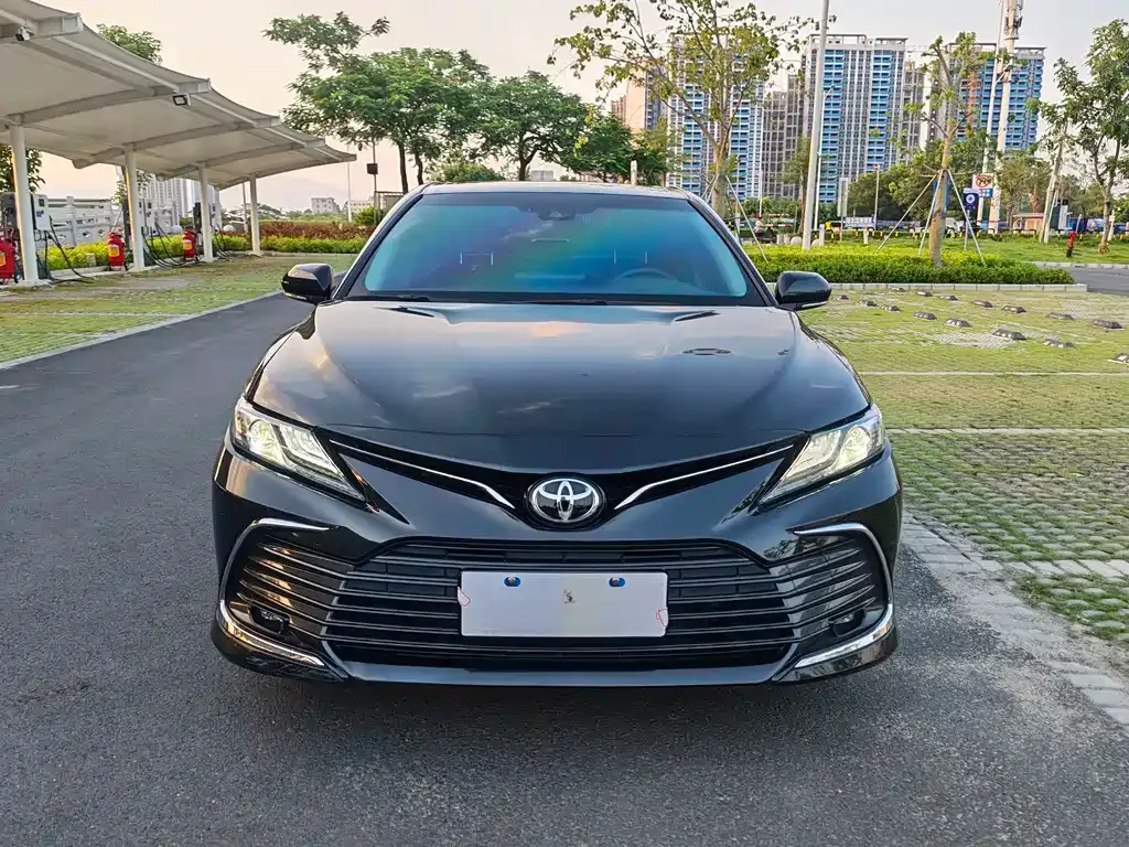Toyota Camry — фото 9