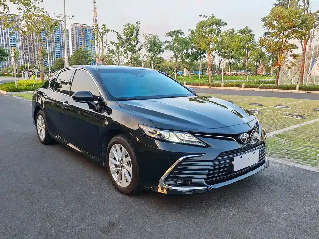 Toyota Camry — фото 6
