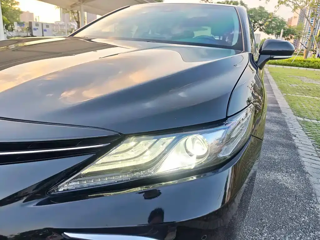 Toyota Camry — фото 3