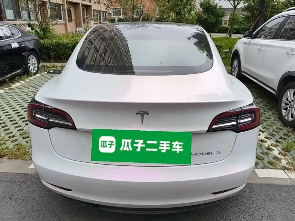 Tesla Model 3 — фото 5