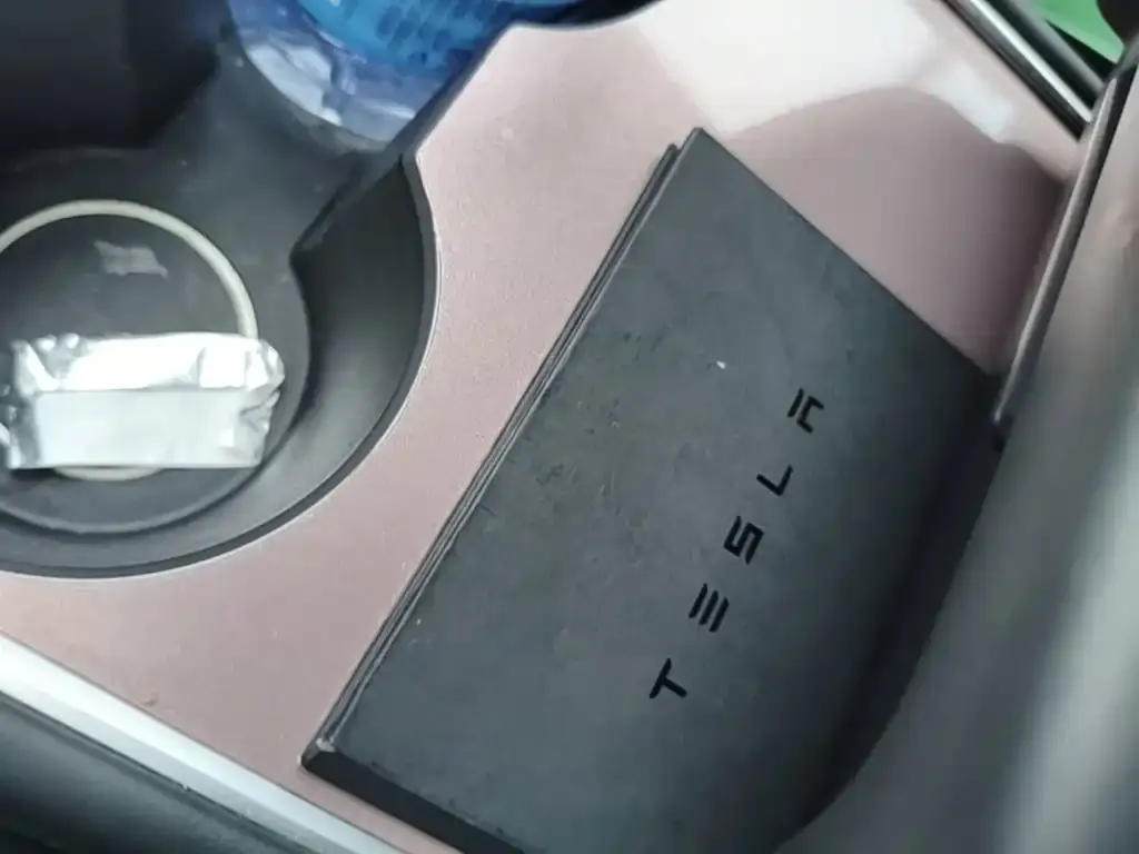 Tesla Model 3 — фото 2
