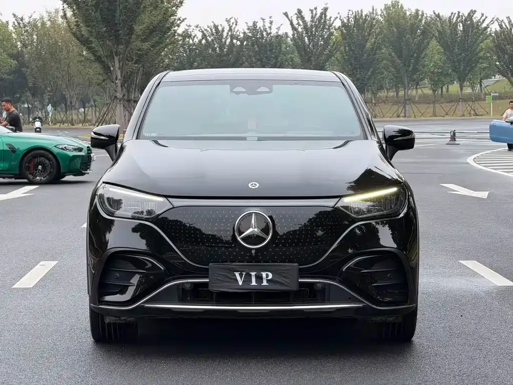 Mercedes-Benz EQE SUV — фото 10