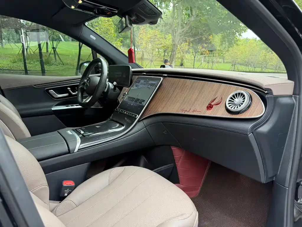 Mercedes-Benz EQE SUV — фото 2