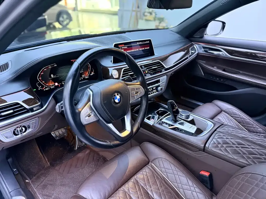 BMW 7 Series — фото 4