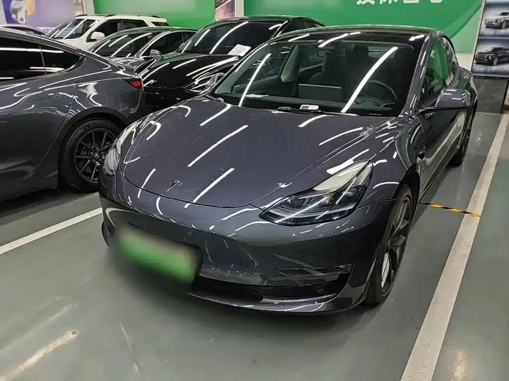 Tesla Model 3 — фото 1