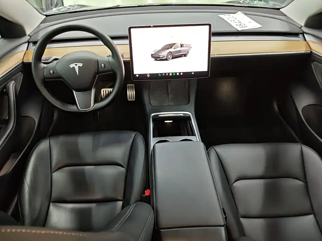 Tesla Model 3 — фото 3