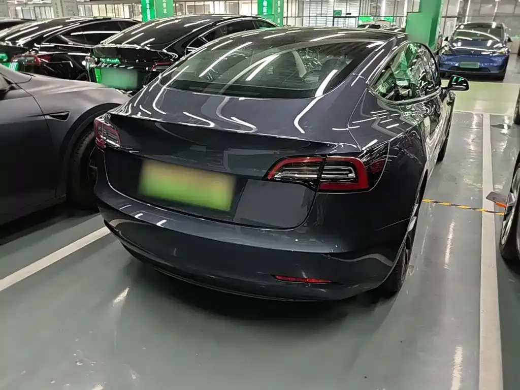 Tesla Model 3 — фото 5