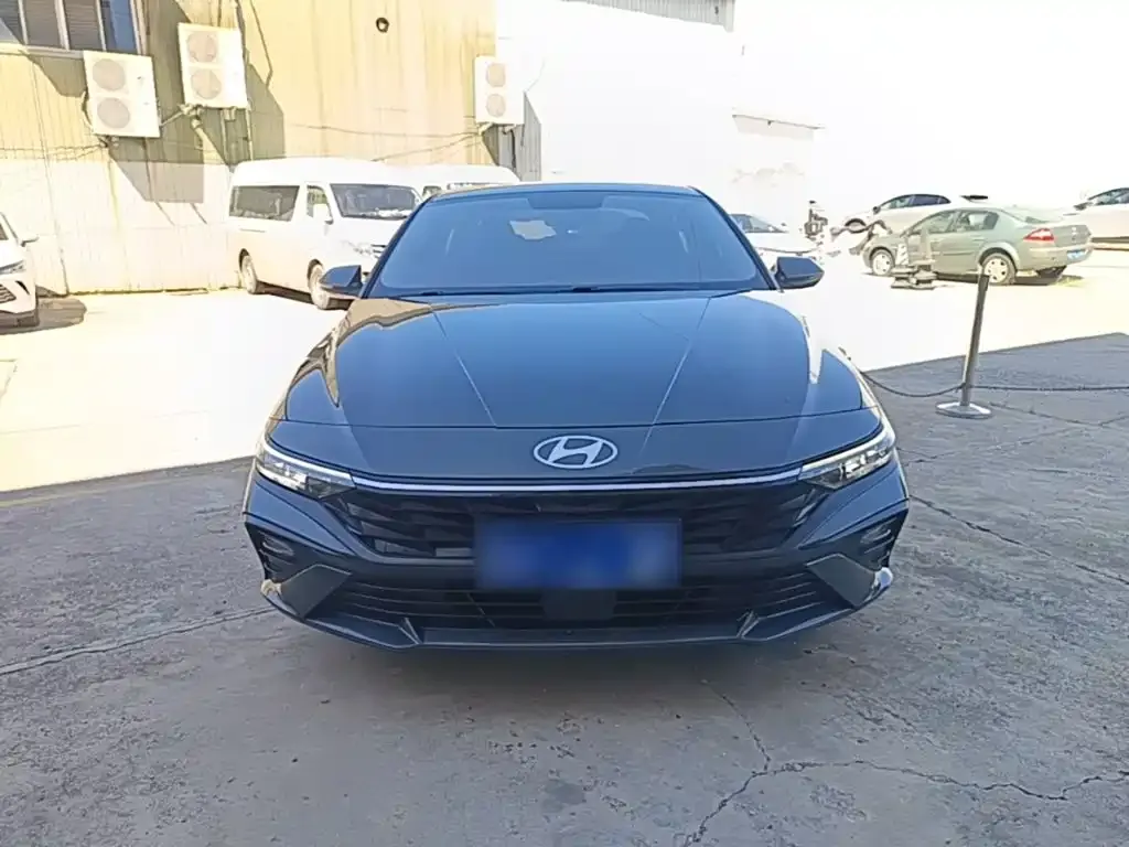 Hyundai Elantra — фото 6