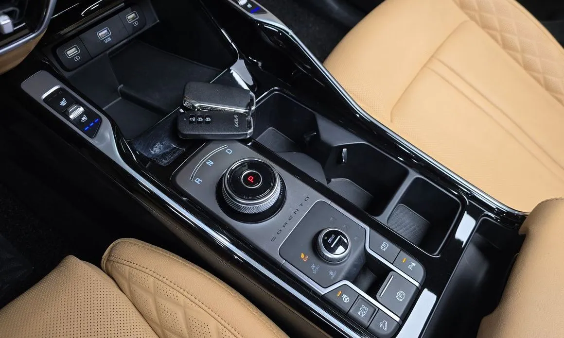 Kia Sorento — фото 9