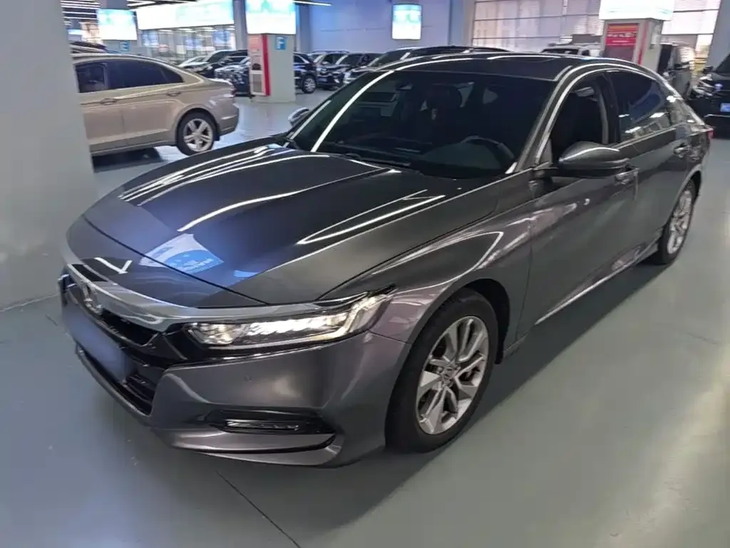 Honda Accord — фото 1