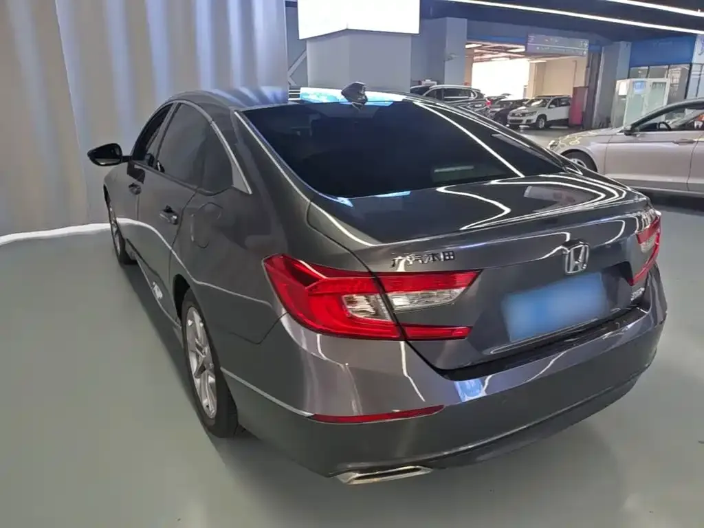 Honda Accord — фото 3