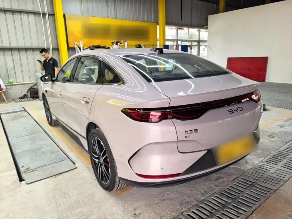 BYD Qin L — фото 7
