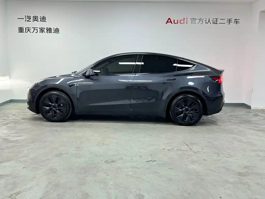 Tesla Model Y — фото 8