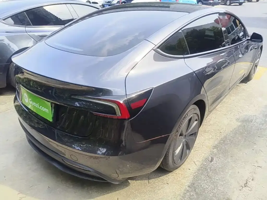 Tesla Model 3 — фото 4