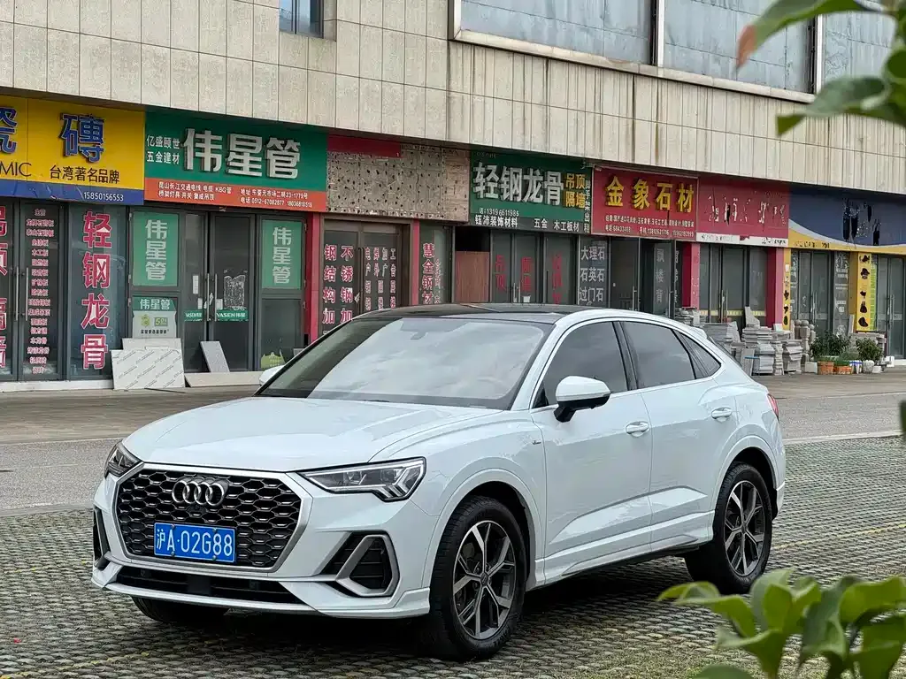Audi Q3 Sportback — фото 1