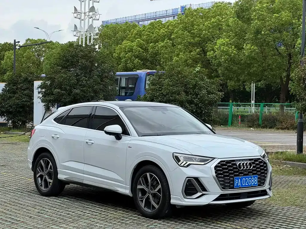 Audi Q3 Sportback — фото 9
