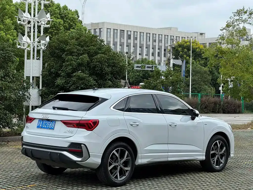 Audi Q3 Sportback — фото 7