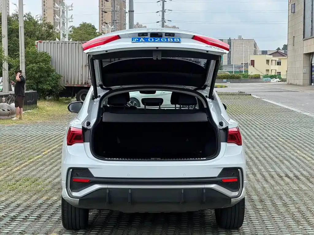 Audi Q3 Sportback — фото 5