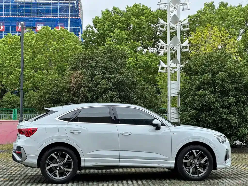 Audi Q3 Sportback — фото 8
