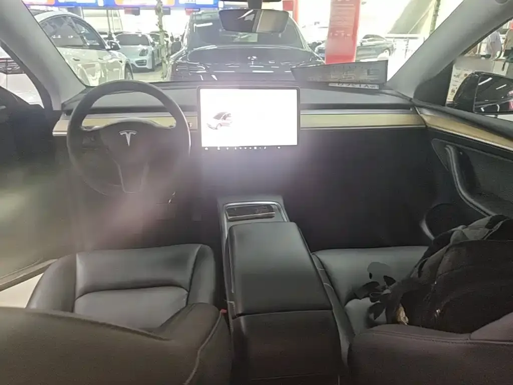 Tesla Model Y — фото 4