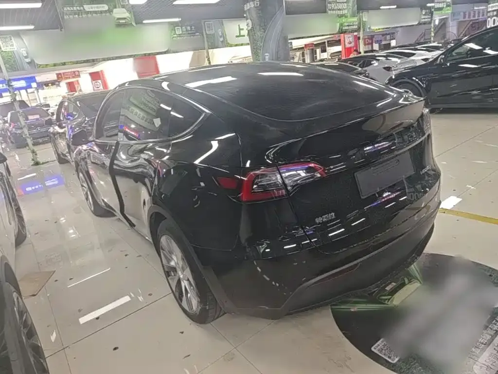 Tesla Model Y — фото 7