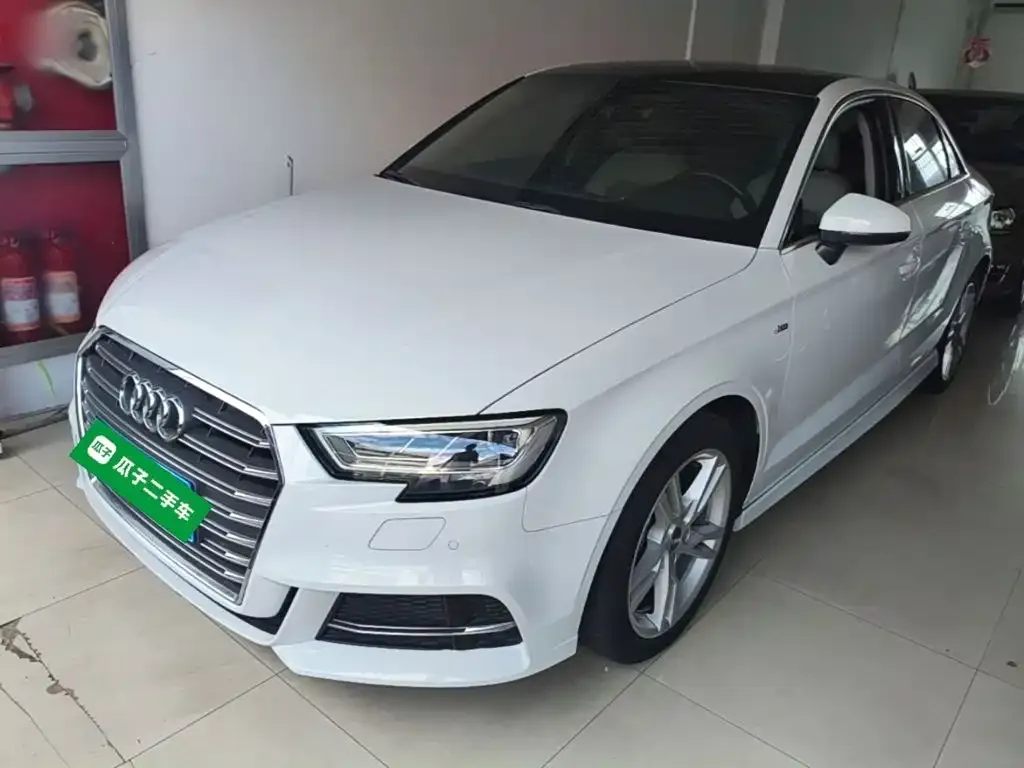 Audi A3 — фото 1