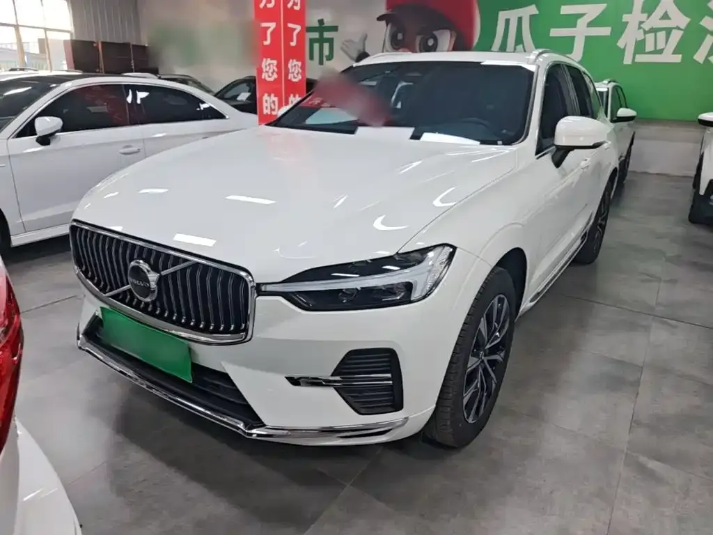Volvo XC60 — фото 1