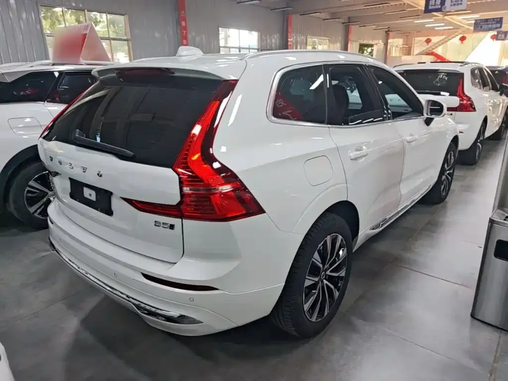 Volvo XC60 — фото 4