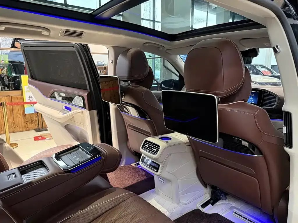 Mercedes-Benz GLS — фото 6