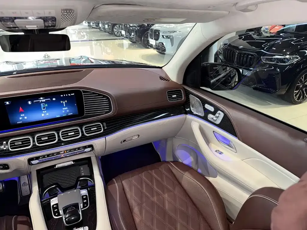 Mercedes-Benz GLS — фото 7
