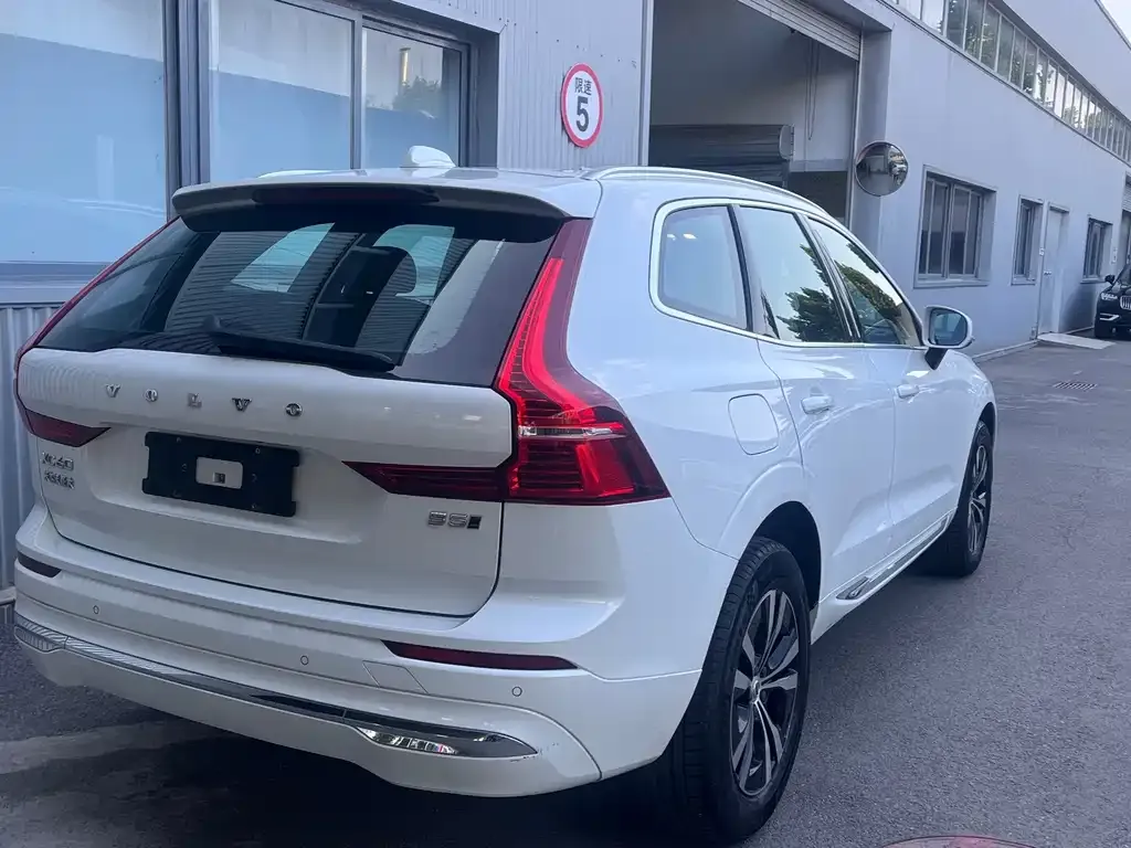 Volvo XC60 — фото 3