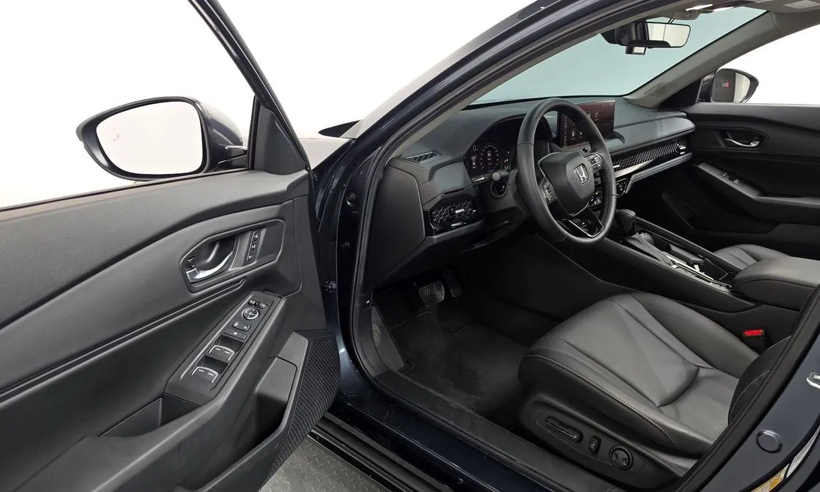 Honda Accord — фото 10