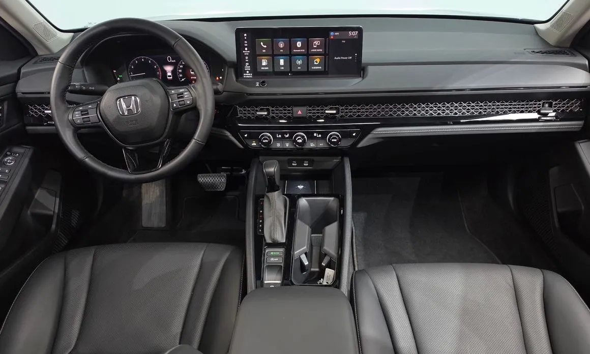 Honda Accord — фото 8