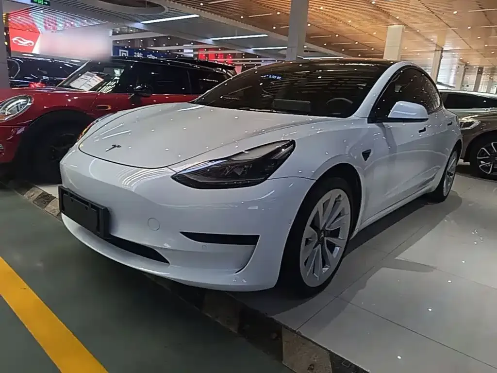 Tesla Model 3 — фото 8