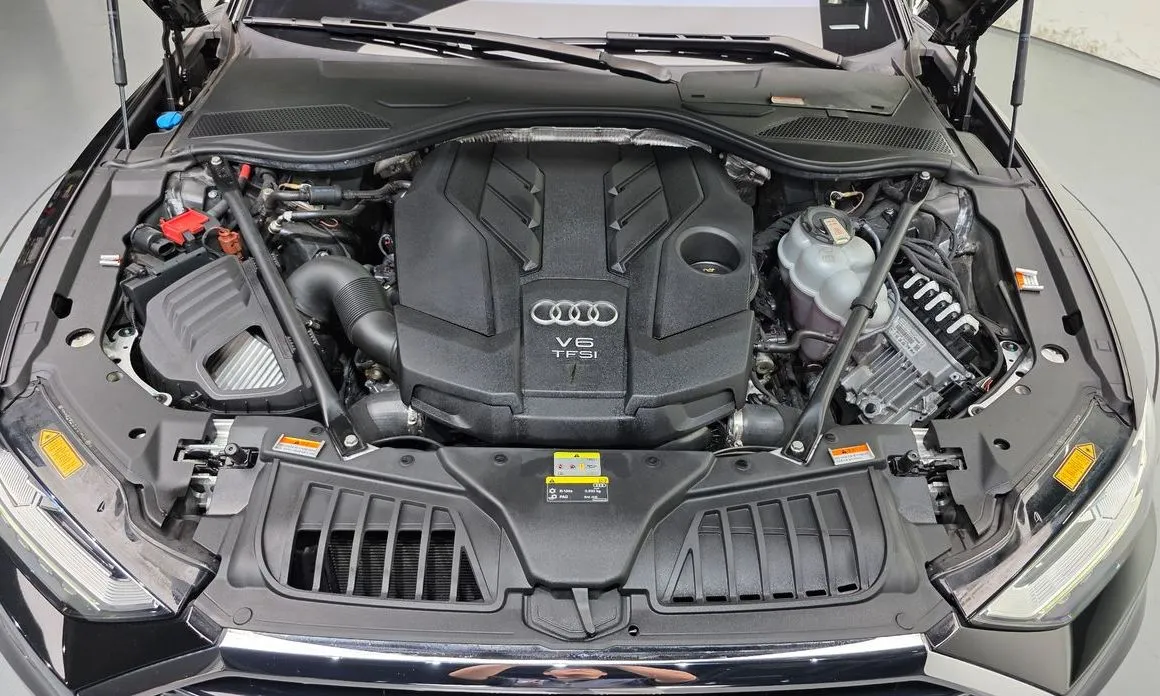 Audi A8 — фото 9