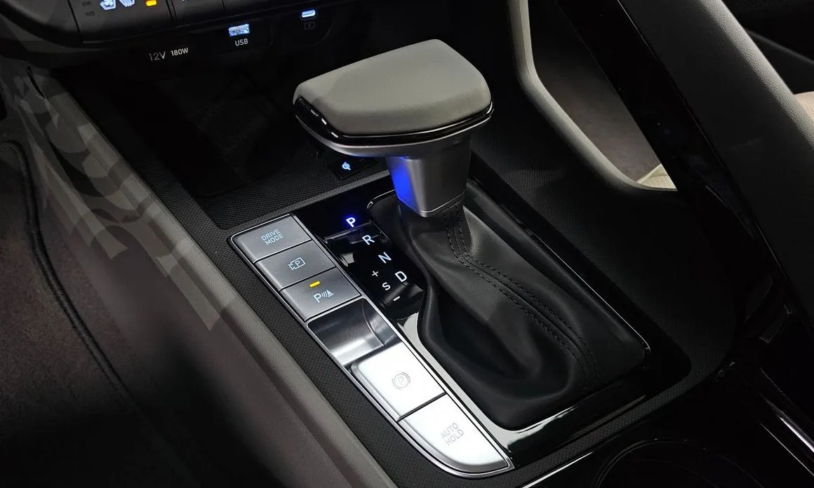 Hyundai AVANTE — фото 3