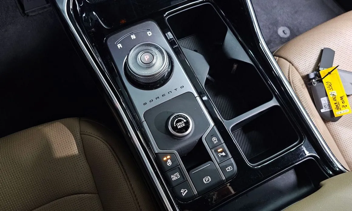 Kia Sorento — фото 7