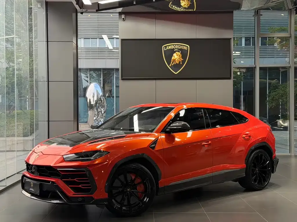 Lamborghini Urus — фото 1