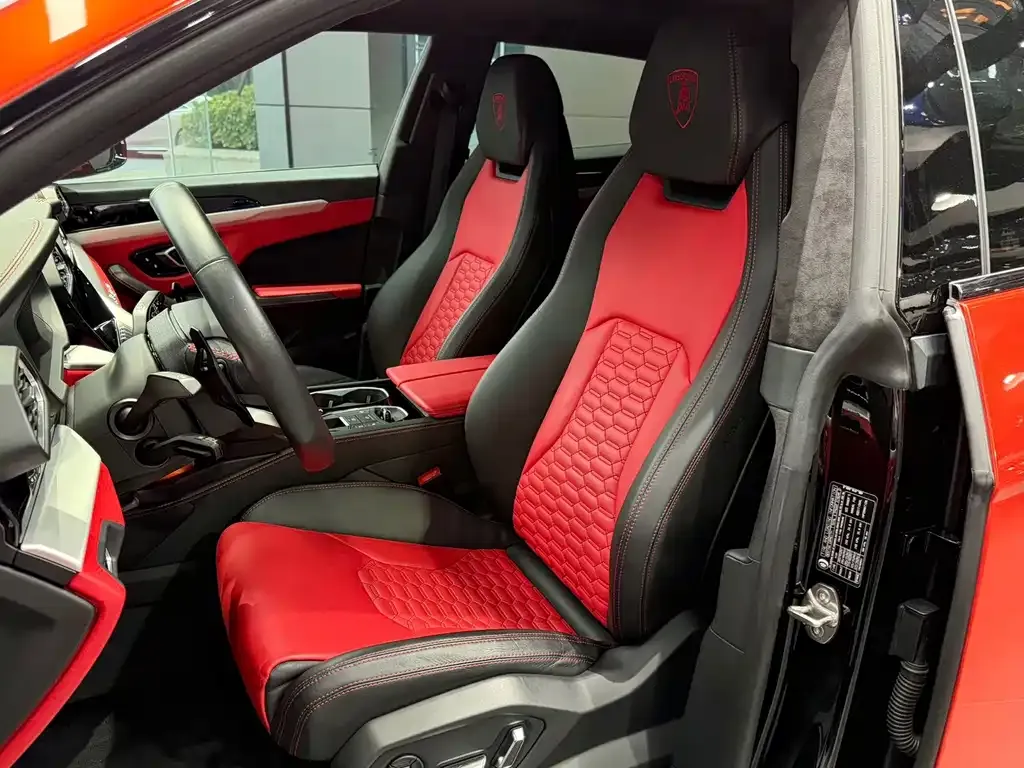 Lamborghini Urus — фото 6
