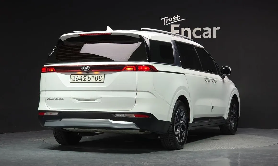 Kia Carnival — фото 3