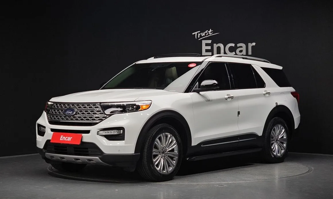 Ford Explorer — фото 1