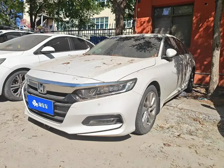 Honda Accord — фото 1