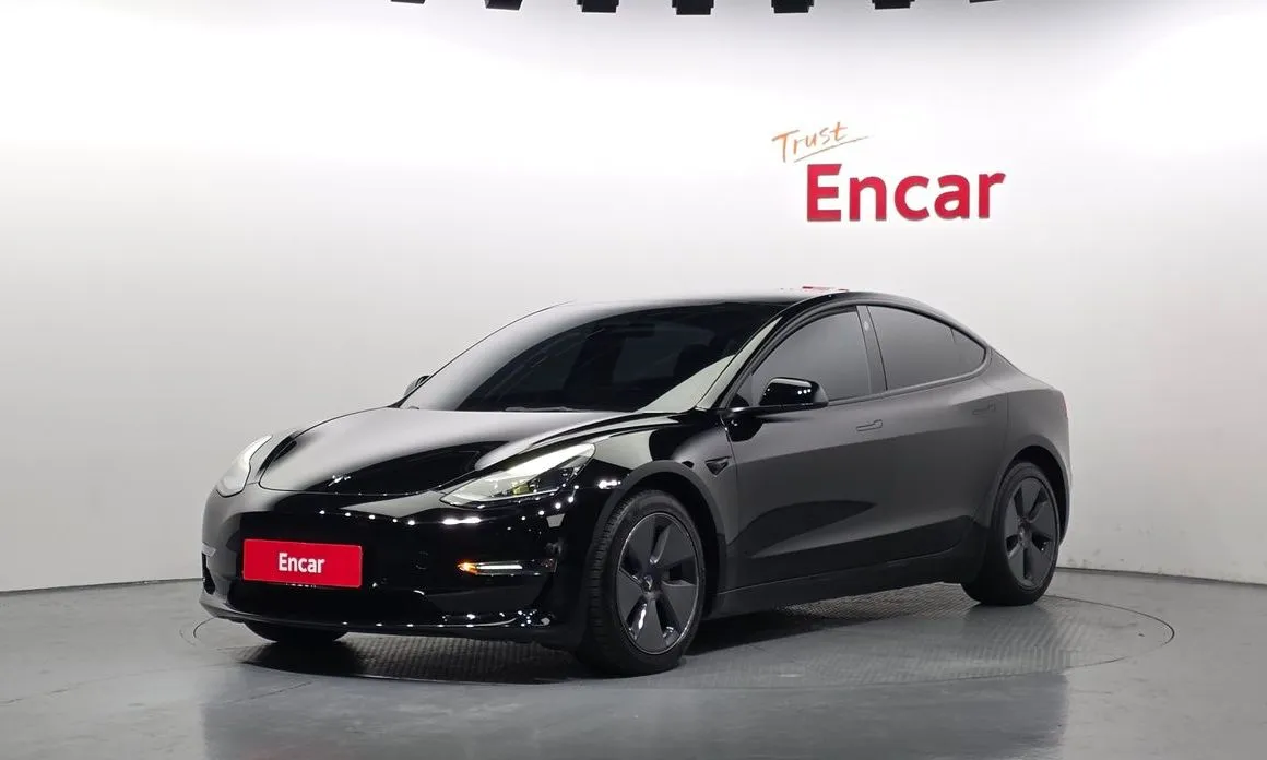 Tesla Model 3 — фото 1