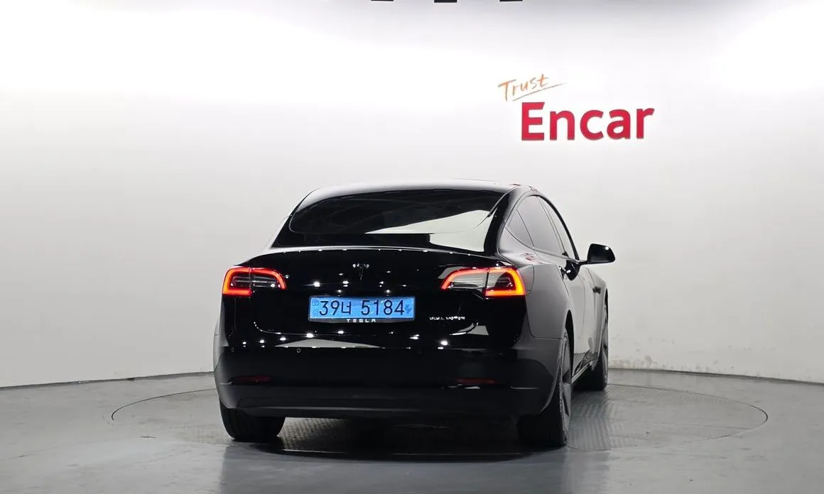 Tesla Model 3 — фото 2