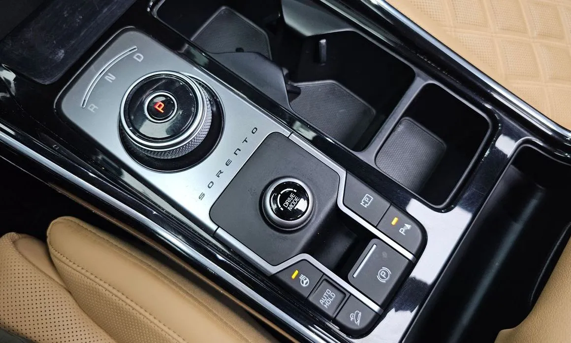 Kia Sorento — фото 7