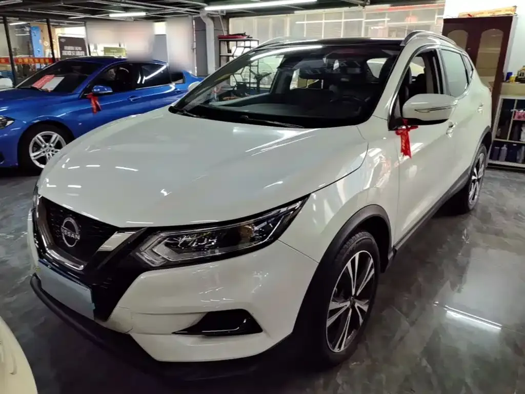 Nissan Qashqai — фото 1