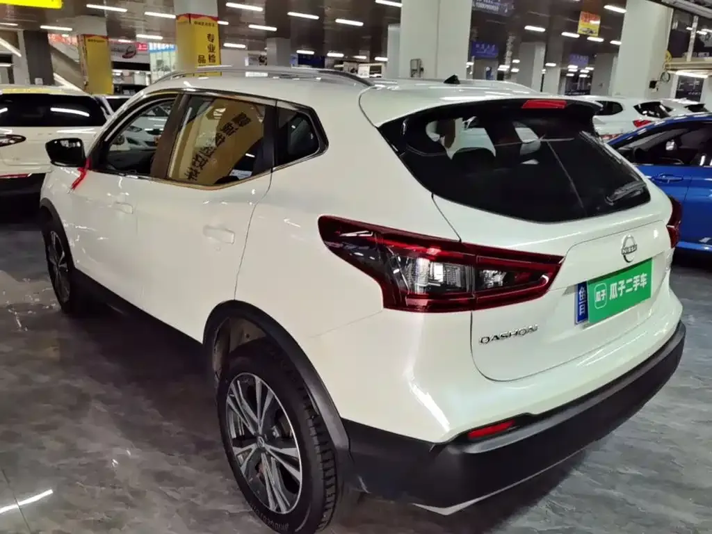 Nissan Qashqai — фото 7